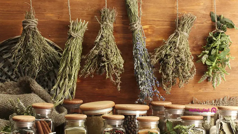 آمادهسازی سبزی خشک و ادویه