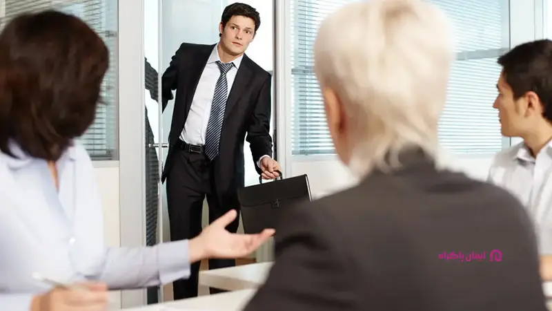 تاخیرهای پی در پی؛ علت بی انگیزگی شغلی