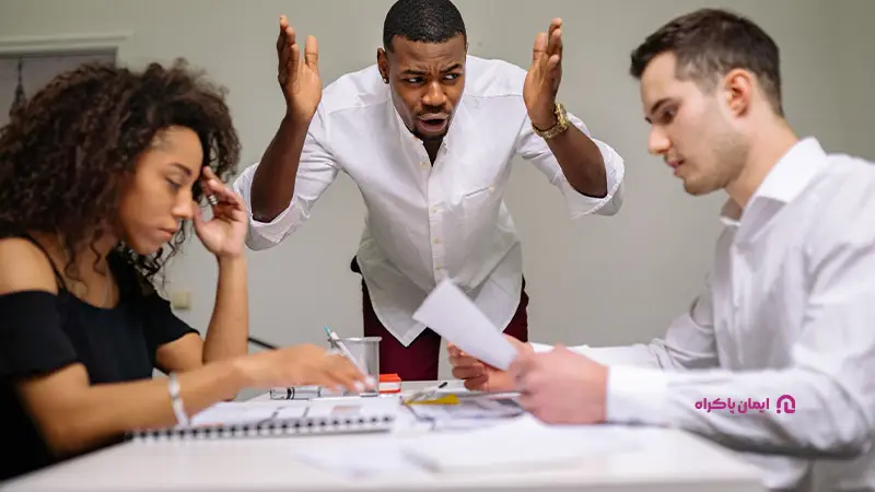 بی علاقگی نسبت به تعاملات؛ علت بی انگیزگی شغلی