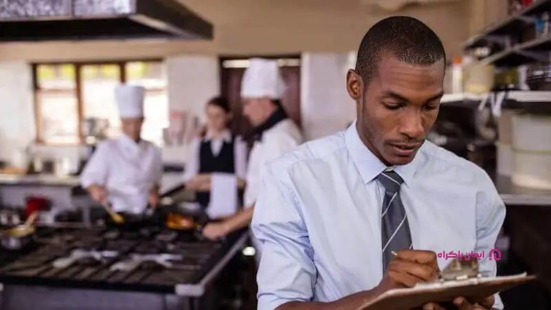 مدیر غذا و نوشیدنی