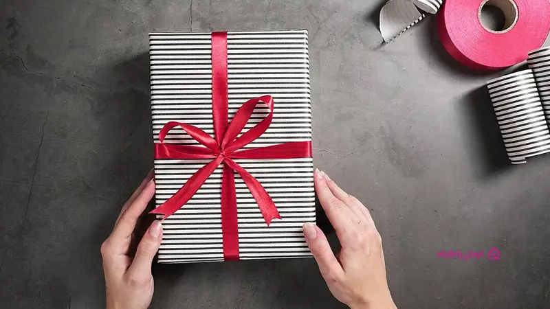 بسته‌بندی هدایا و ساخت جعبه‌های مناسبتی