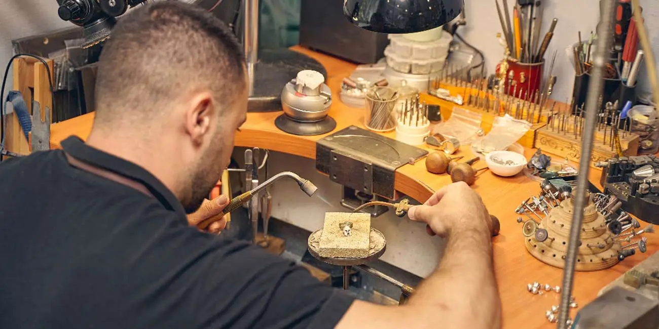 بررسی شغل طلافروش