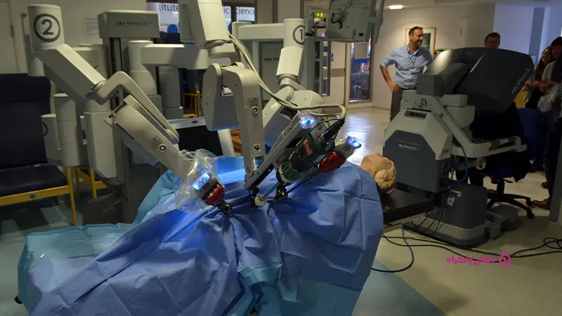 متخصص ربات‌های پزشکی