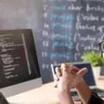 بررسی شغل برنامه نویسی