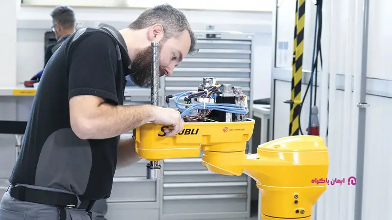 کارشناس نگهداری و تعمیرات ربات