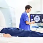 بررسی شغل های رشته پزشکی هسته ای