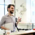 بررسی شغل ویزیتوری