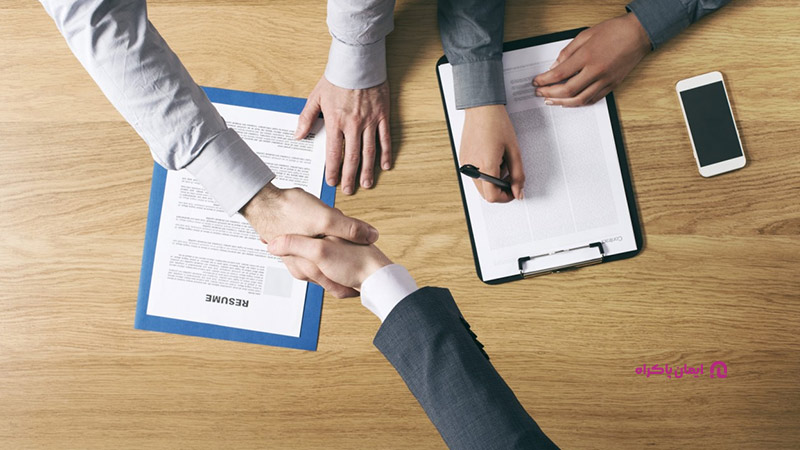 اکتفا به مصاحبه‌ ها به جای واقعیت