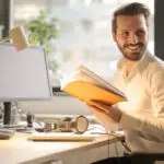 بررسی شغل های رشته امور اداری