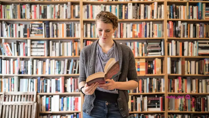 مسئول کتابخانه، از مشاغل رشته ادبیات