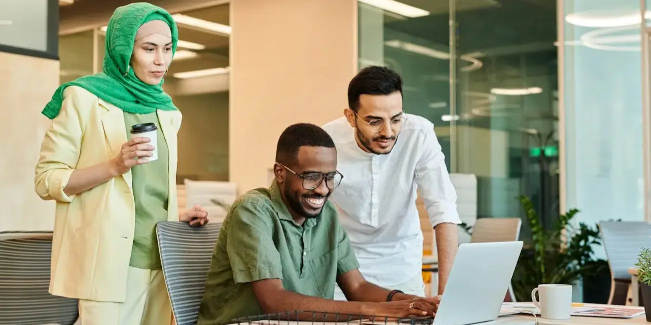 بررسی شغل های رشته ادبیات