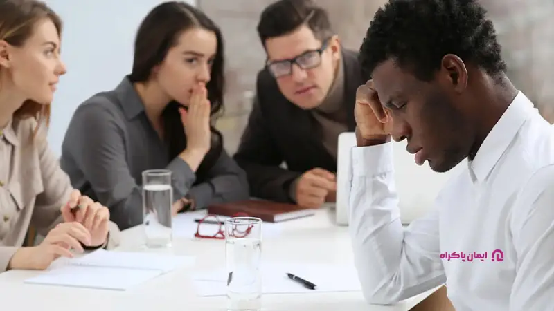 دلایل سیاسی کار نکردن