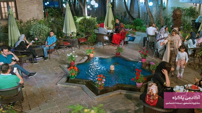 رستوران‌های محلی و کافه‌های سنتی