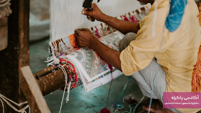 تولید و فروش صنایع دستی محلی