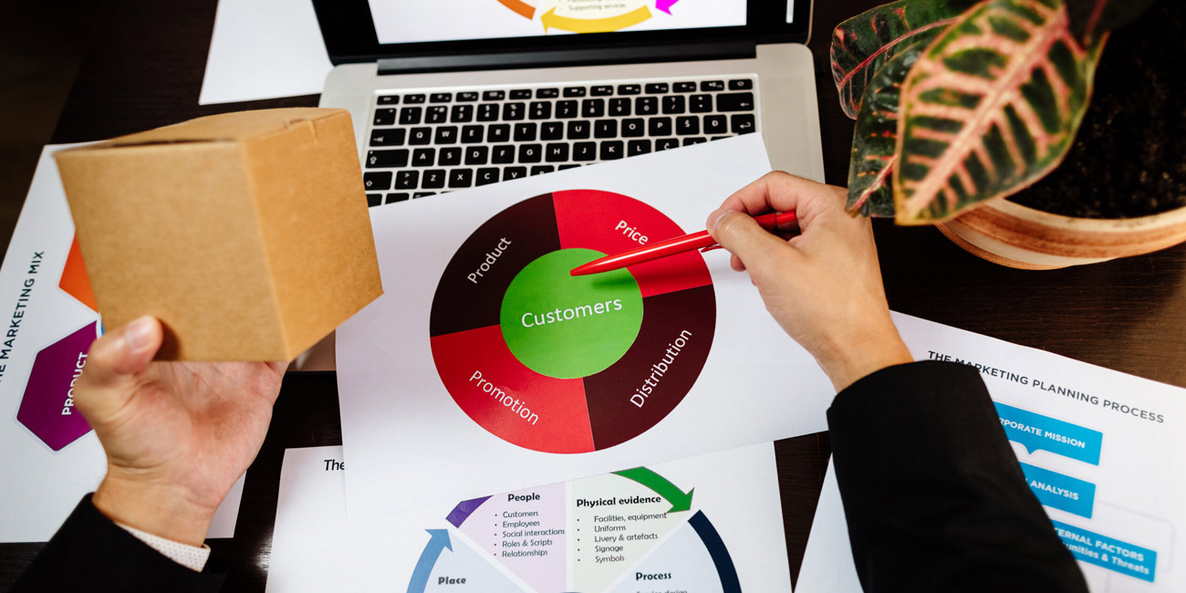 فرق بازاریابی محصول با بازاریابی برند چیست؟