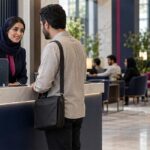 مسئول پذیرش چگونه باید با مراجعه‌کننده رفتار کند؟